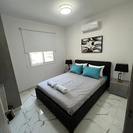 Daire A5 Luxe Oasis Retreat - 3 Minute Drive To