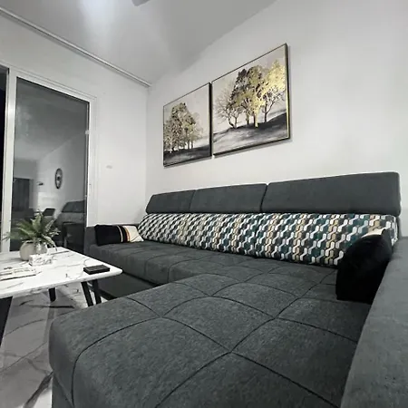 A5 Luxe Oasis Retreat - 3 Minute Drive To * Pafos